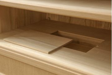 中古　高島屋　伝統工芸士　椿春雄作　凛とした佇まいが魅力の加茂総桐箪笥・下段(胴丸、総桐たんす、引き出し、収納箪笥、和タンス、衣装箪笥、チェスト、サイドボード)(R-081669)