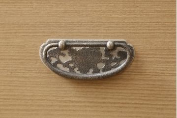中古　高島屋　伝統工芸士　椿春雄作　凛とした佇まいが魅力の加茂総桐箪笥・下段(胴丸、総桐たんす、引き出し、収納箪笥、和タンス、衣装箪笥、チェスト、サイドボード)(R-081669)