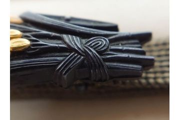 時代物　金工　金銀象嵌　扇面　稲　淑やかな雰囲気の帯留2点セット(在銘作家物、尾崎、帯留め、帯締め、着物道具、和装小物、アクセサリー、木箱付)(R-081673)