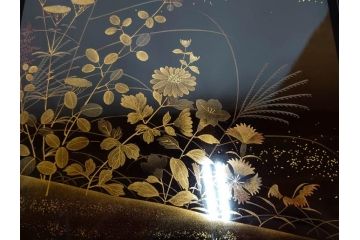 時代物　龍雲堂造　鈴虫　金蒔絵　驪龍珠　静謐な美しさを感じる硯箱(水滴古墨、三日月に竹図、胡開文選煙、神品、銀象嵌、水差し、漆器、木製、漆芸、書道具、木箱付)(R-081674)