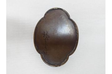 時代物　龍雲堂造　鈴虫　金蒔絵　驪龍珠　静謐な美しさを感じる硯箱(水滴古墨、三日月に竹図、胡開文選煙、神品、銀象嵌、水差し、漆器、木製、漆芸、書道具、木箱付)(R-081674)