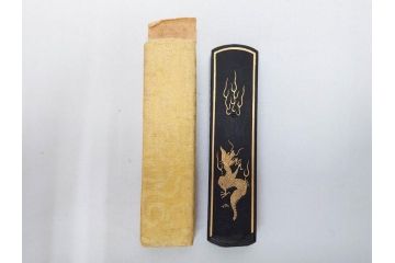 時代物　龍雲堂造　鈴虫　金蒔絵　驪龍珠　静謐な美しさを感じる硯箱(水滴古墨、三日月に竹図、胡開文選煙、神品、銀象嵌、水差し、漆器、木製、漆芸、書道具、木箱付)(R-081674)