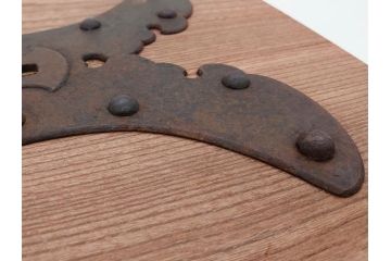 アンティーク雑貨　経年を感じる風合いが味わい深い蔵戸の錠前金具(ディスプレイ雑貨、蔵戸パーツ)(R-081681)