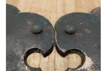 アンティーク雑貨　長い年月を経て味わいを増した蔵戸の錠前金具(ディスプレイ雑貨、蔵戸パーツ)(R-081682)