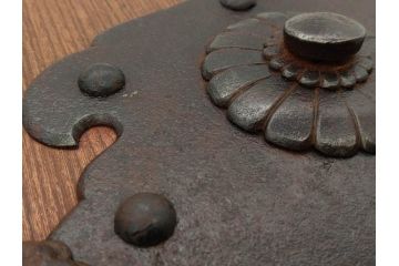 アンティーク雑貨　時代物ならではの味わいが魅力的な蔵戸の錠前金具(ディスプレイ雑貨、蔵戸パーツ)(R-081683)