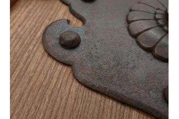 アンティーク雑貨　時代物ならではの味わいが魅力的な蔵戸の錠前金具(ディスプレイ雑貨、蔵戸パーツ)(R-081683)