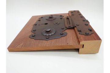 アンティーク雑貨　時代物ならではの味わいが魅力的な蔵戸の錠前金具(ディスプレイ雑貨、蔵戸パーツ)(R-081683)