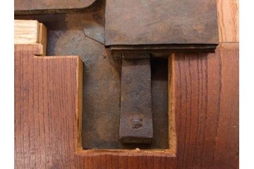 アンティーク雑貨　時代物ならではの味わいが魅力的な蔵戸の錠前金具(ディスプレイ雑貨、蔵戸パーツ)(R-081683)