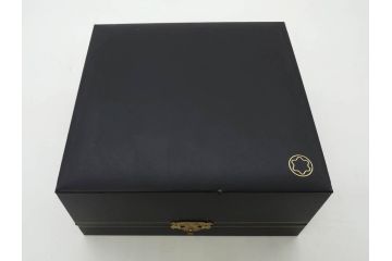 ドイツ　MONTBLANC　モンブラン　マイスターシュテュック　149　18K　75周年　ペンケース　1924本限定　ケースのみ　高級感を醸し出す万年筆とケースセット(MEISTERSTUCK、2本用?、筆記具、文具、箱付き)(R-081685)