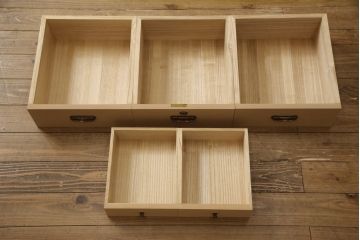 中古　美品　国産　高級　黒檀(コクタン)材　上質な和モダン空間を演出する総桐箪笥・上段(総桐たんす、収納棚、戸棚、ローボード、テレビ台、テレビボード)(R-081692)