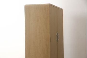 中古　上手物　伝統工芸士　皆川繁久作　シックな色合いの金具が落ち着きある雰囲気を醸し出す加茂総桐箪笥・上段(胴厚、四方丸、総桐たんす、引き出し、着物箪笥、和タンス、衣装箪笥、サイドキャビネット)(R-081695)
