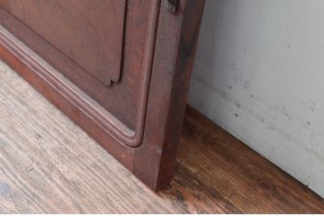 アンティーク建具　最高級!!　欅(ケヤキ)材玉杢　　使い込まれた風合いと凝った作り込みが魅力の扉1枚(窓、木製扉)(R-081696)