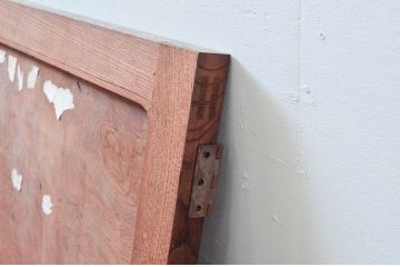 アンティーク建具　最高級!!　欅(ケヤキ)材玉杢　　使い込まれた風合いと凝った作り込みが魅力の扉1枚(窓、木製扉)(R-081696)