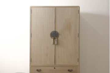 中古　伝統工芸士　小林雄蔵作　繊細な透かしの金具が上品な雰囲気を醸し出す加茂総桐箪笥・上段(胴厚、総桐たんす、着物箪笥、引き出し、和タンス、サイドキャビネット、収納棚、戸棚)(R-081697)