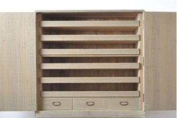 中古　繊細なデザインの金具が魅力的な加茂総桐箪笥・上段(並厚、総桐たんす、引き出し、着物箪笥、収納箪笥、和タンス)(R-081698)