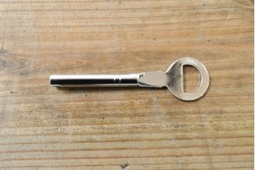 中古　繊細なデザインの金具が魅力的な加茂総桐箪笥・上段(並厚、総桐たんす、引き出し、着物箪笥、収納箪笥、和タンス)(R-081698)