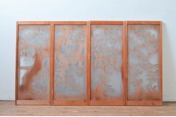 アンティーク建具　上手物!!　鷹(タカ)、松、竹の図柄の上質な彫刻が施された片面ガラス書院戸4枚セット(窓、ガラス戸、引き戸)(R-081704)