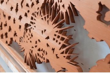 ビンテージ建具　高級品!　凝ったデザインが魅力的な透かし彫りの欄間2枚セット(明かり取り、明り取り、鷹、鷲、ヴィンテージ)(R-081710)