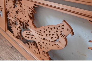 ビンテージ建具　高級品!　凝ったデザインが魅力的な透かし彫りの欄間2枚セット(明かり取り、明り取り、鷹、鷲、ヴィンテージ)(R-081710)
