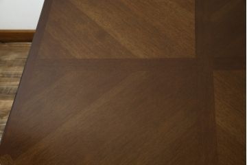 中古　美品　maruni(マルニ木工)　地中海ロイヤルシリーズ(ROYAL)　シックな佇まいが魅力的なパーティテーブル(ダイニングテーブル、4人掛け、食卓)(定価約24万円)(R-081720)