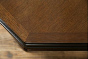 中古　美品　maruni(マルニ木工)　地中海ロイヤルシリーズ(ROYAL)　シックな佇まいが魅力的なパーティテーブル(ダイニングテーブル、4人掛け、食卓)(定価約24万円)(R-081720)