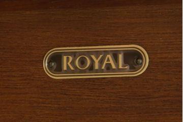 中古　美品　maruni(マルニ木工)　地中海ロイヤルシリーズ(ROYAL)　シックな佇まいが魅力的なパーティテーブル(ダイニングテーブル、4人掛け、食卓)(定価約24万円)(R-081720)