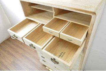中古　伝統工芸士　田澤謙介作　品のある佇まいが魅力的な加茂総桐箪笥(総桐たんす、四方丸、大丸、衣装箪笥、着物箪笥、和タンス、引き出し、バラ売り可能)(定価約190万円)(R-081721)