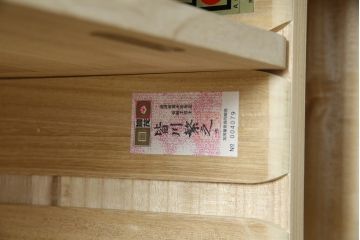中古　美品　凛とした上品な佇まいが魅力的な加茂総桐箪笥(胴厚、総桐たんす、和タンス、収納箪笥、衣装箪笥、着物箪笥)(定価約240万円)(R-081725)