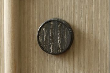 中古　美品　凛とした上品な佇まいが魅力的な加茂総桐箪笥(胴厚、総桐たんす、和タンス、収納箪笥、衣装箪笥、着物箪笥)(定価約240万円)(R-081725)