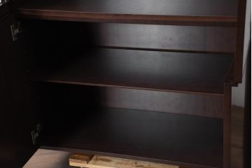 中古　美品　arflex(アルフレックス)　COMPOSER(コンポーザー)　シンプルで洗練されたデザインが魅力的なキャビネット(収納棚、戸棚、飾り棚、陳列棚、ガラスケース、ショーケース、コレクションケース、キュリオケース、店舗什器)(定価約35万円)(R-081730)