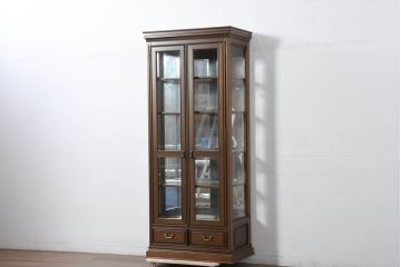 中古　美品　maruni(マルニ木工)　地中海ロイヤルシリーズ(ROYAL)　 シックな佇まいが魅力的なキャビネット(キュリオケース、ガラスケース、ショーケース、食器棚、カップボード、収納棚、戸棚、飾り棚、店舗什器、コレクションケース)(定価約60万円)(R-081731)