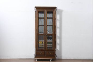 中古　美品　maruni(マルニ木工)　地中海ロイヤルシリーズ(ROYAL)　 シックな佇まいが魅力的なキャビネット(キュリオケース、ガラスケース、ショーケース、食器棚、カップボード、収納棚、戸棚、飾り棚、店舗什器、コレクションケース)(定価約60万円)(R-081731)
