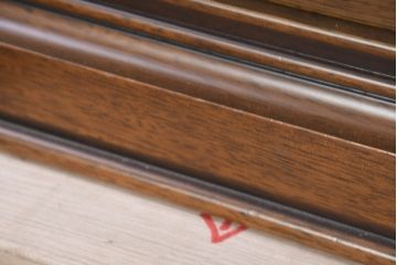 中古　美品　maruni(マルニ木工)　地中海ロイヤルシリーズ(ROYAL)　 シックな佇まいが魅力的なキャビネット(キュリオケース、ガラスケース、ショーケース、食器棚、カップボード、収納棚、戸棚、飾り棚、店舗什器、コレクションケース)(定価約60万円)(R-081731)