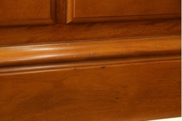 中古　美品　横浜クラシック家具　ダニエル(Daniel)　アーリーアメリカン　A-207書棚(L)　温かみのある木の色合いが魅力的な前面ガラスのキャビネット　定価約121万6千円　(R-081732)
