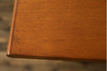中古　美品　横浜クラシック家具　ダニエル(Daniel)　A-305　明るい木の色合いと気品感じる佇まいが魅力のライティングデスク　定価約58万9千円　(R-081733)