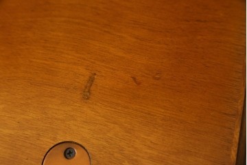 中古　美品　横浜クラシック家具　ダニエル(Daniel)　A-305　明るい木の色合いと気品感じる佇まいが魅力のライティングデスク　定価約58万9千円　(R-081733)