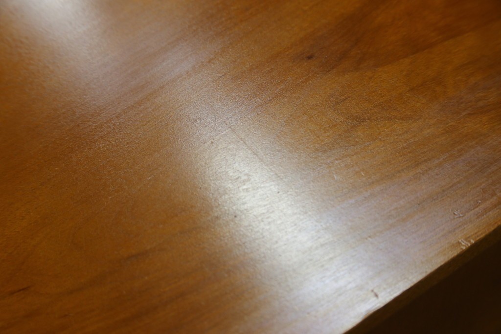 中古　美品　横浜クラシック家具　ダニエル(Daniel)　A-305　明るい木の色合いと気品感じる佇まいが魅力のライティングデスク　定価約58万9千円　(R-081733)