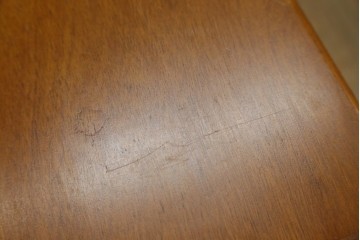 中古　美品　横浜クラシック家具　ダニエル(Daniel)　A-305　明るい木の色合いと気品感じる佇まいが魅力のライティングデスク　定価約58万9千円　(R-081733)