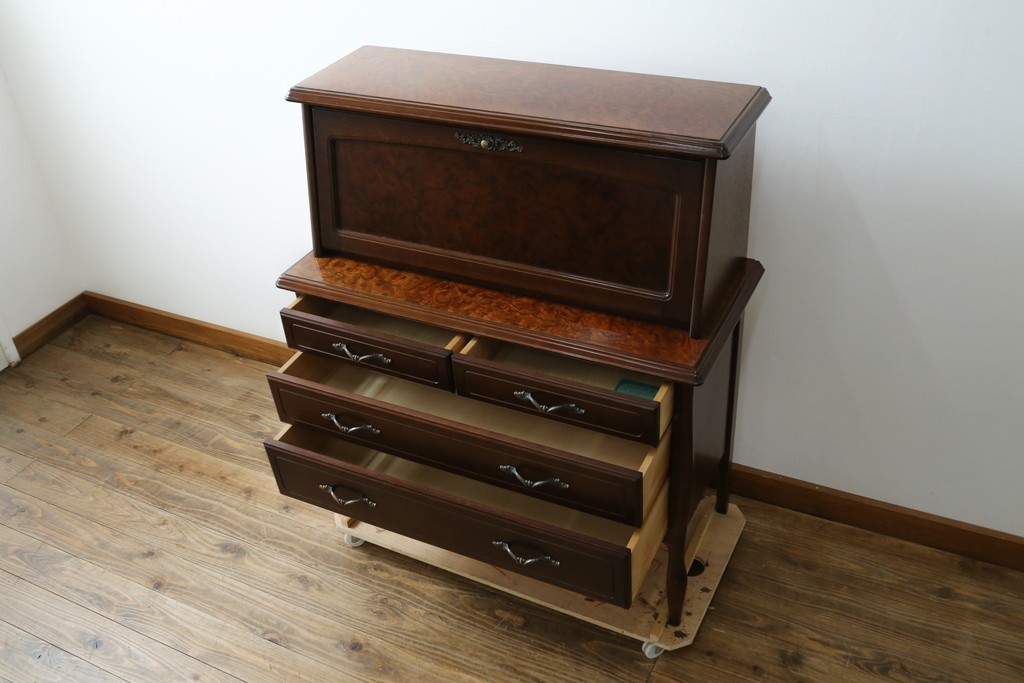 和製ビンテージ　美品!!　maruni(マルニ木工)　希少な廃番品!!　オールドマルニ　ベルサイユシリーズ　クラシカルな雰囲気が素敵なライティングビューロー　(R-081734)