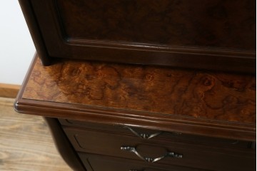 和製ビンテージ　美品!!　maruni(マルニ木工)　希少な廃番品!!　オールドマルニ　ベルサイユシリーズ　クラシカルな雰囲気が素敵なライティングビューロー　(R-081734)