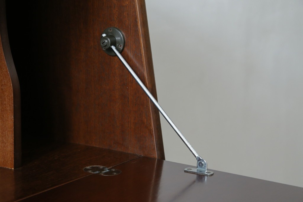 和製ビンテージ　美品!!　maruni(マルニ木工)　希少な廃番品!!　オールドマルニ　ベルサイユシリーズ　クラシカルな雰囲気が素敵なライティングビューロー　(R-081734)