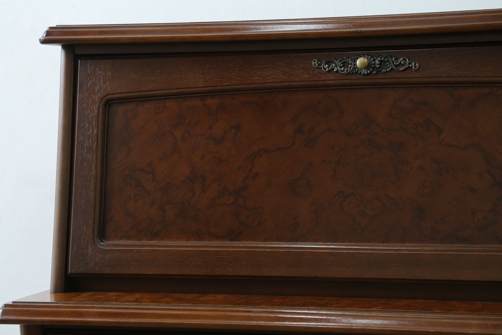 和製ビンテージ　美品!!　maruni(マルニ木工)　希少な廃番品!!　オールドマルニ　ベルサイユシリーズ　クラシカルな雰囲気が素敵なライティングビューロー　(R-081734)