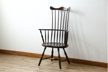 中古　超美品!!　松本民芸家具　希少モデル　シックな色合いとクラシカルな佇まいが魅力のフィラデルフィア・アームチェア(ウインザーチェア、ウィンザーチェア、板座チェア、ダイニングチェア、椅子、イス)(定価約19万8千円)(R-081736)