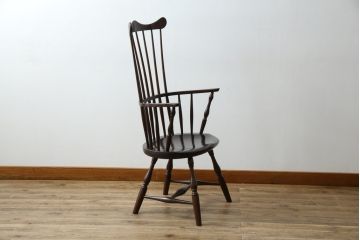 中古　超美品!!　松本民芸家具　希少モデル　シックな色合いとクラシカルな佇まいが魅力のフィラデルフィア・アームチェア(ウインザーチェア、ウィンザーチェア、板座チェア、ダイニングチェア、椅子、イス)(定価約19万8千円)(R-081736)