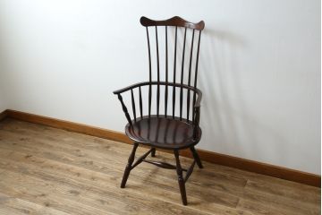 中古　超美品!!　松本民芸家具　希少モデル　シックな色合いとクラシカルな佇まいが魅力のフィラデルフィア・アームチェア(ウインザーチェア、ウィンザーチェア、板座チェア、ダイニングチェア、椅子、イス)(定価約19万8千円)(R-081736)