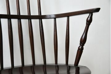 中古　超美品!!　松本民芸家具　希少モデル　シックな色合いとクラシカルな佇まいが魅力のフィラデルフィア・アームチェア(ウインザーチェア、ウィンザーチェア、板座チェア、ダイニングチェア、椅子、イス)(定価約19万8千円)(R-081736)