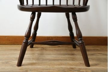 中古　超美品!!　松本民芸家具　希少モデル　シックな色合いとクラシカルな佇まいが魅力のフィラデルフィア・アームチェア(ウインザーチェア、ウィンザーチェア、板座チェア、ダイニングチェア、椅子、イス)(定価約19万8千円)(R-081736)