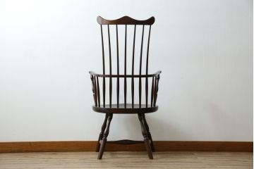 中古　超美品!!　松本民芸家具　希少モデル　シックな色合いとクラシカルな佇まいが魅力のフィラデルフィア・アームチェア(ウインザーチェア、ウィンザーチェア、板座チェア、ダイニングチェア、椅子、イス)(定価約19万8千円)(R-081736)