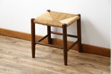 中古　美品　松本民芸家具　無駄のないすっきりとしたデザインと涼しげな印象が魅力の#19型ラッシスツール(チェア、椅子、いす、イス)(R-081737)