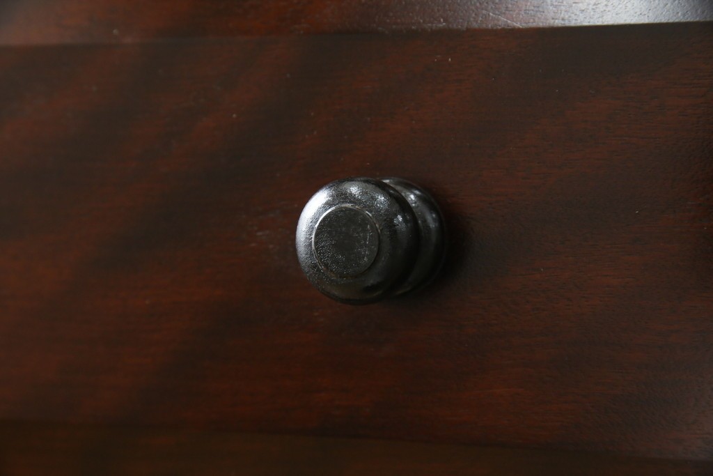 中古　美品　松本民芸家具　深みのある色合いに浮かび上がる木目が印象的なサイドテーブル　(R-081742)